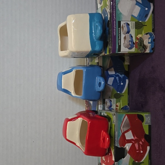 SMALL VEHICLE PLANTERS - Picture 5 of 7